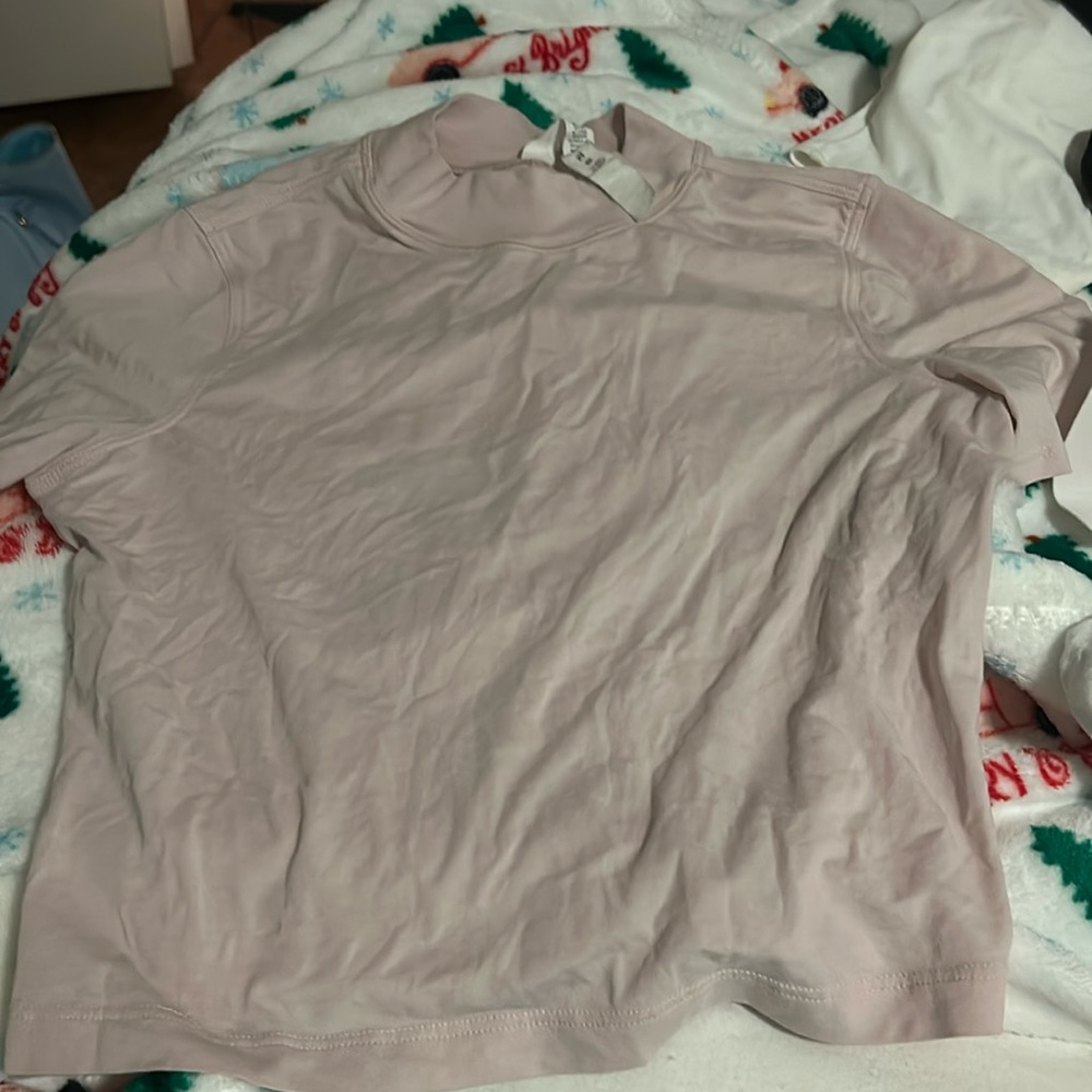 Lululemon crop tee.